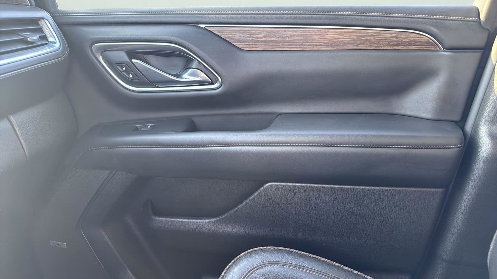 Used 2021 Chevrolet Tahoe High Country w/ Premium Package image 24