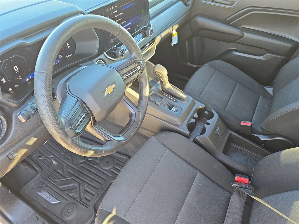 Used 2024 Chevrolet Colorado W/T image 16