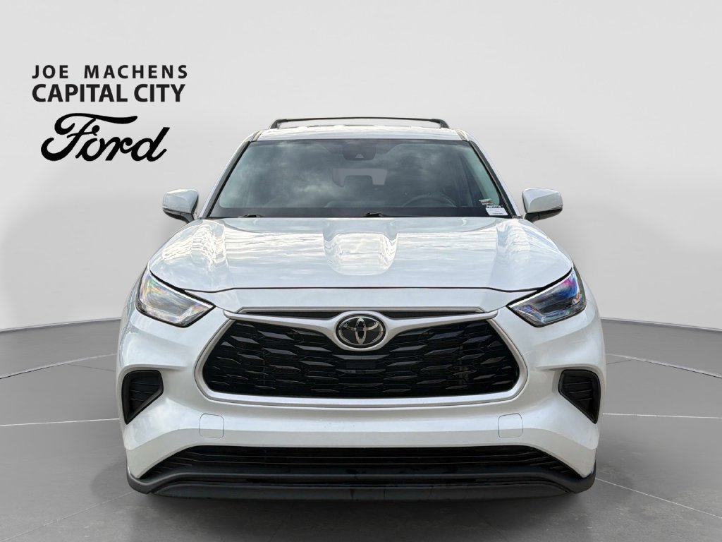 Used 2023 Toyota Highlander L FWD image 11