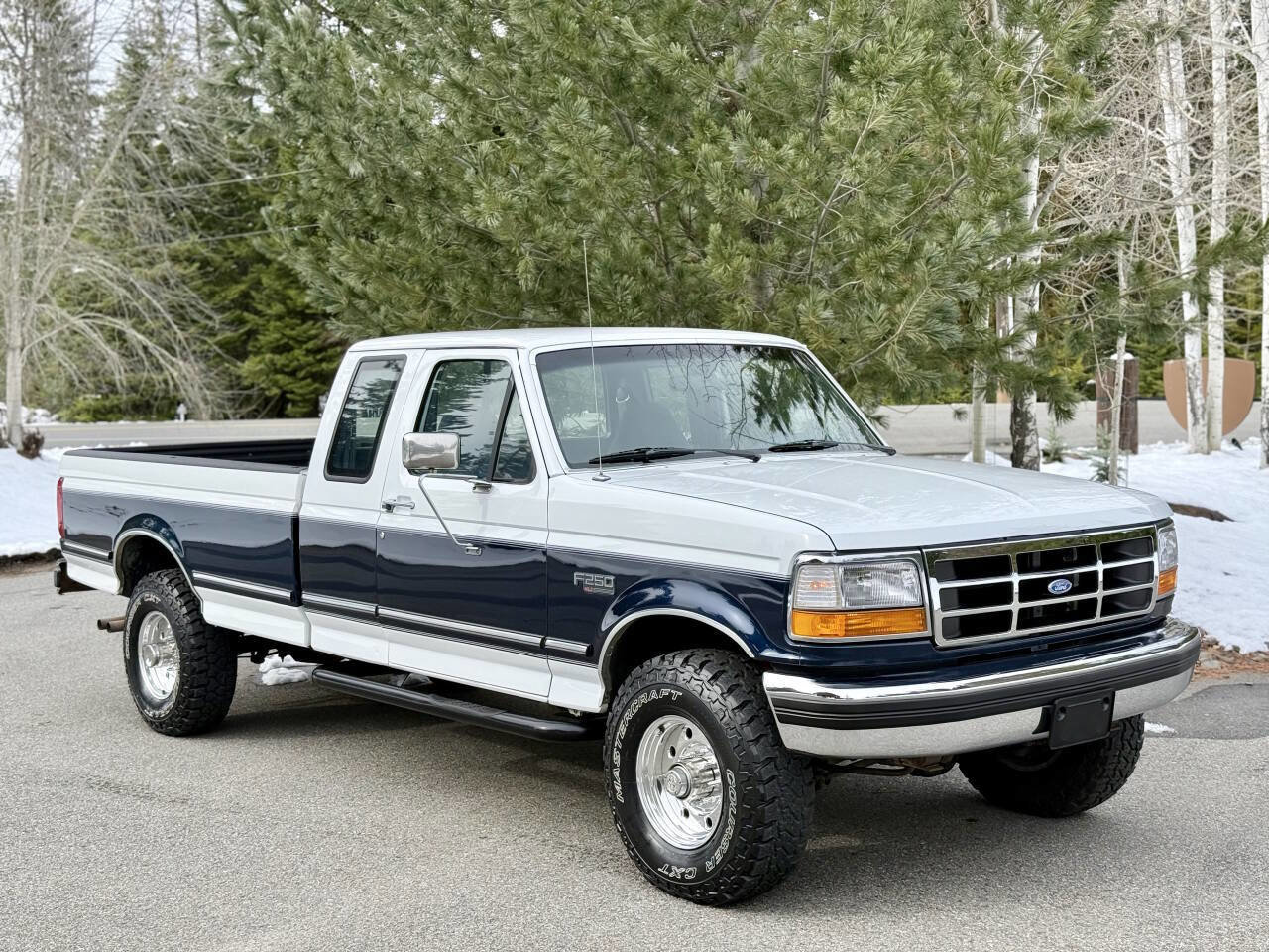 Used 1993 Ford F250 XLT image 2