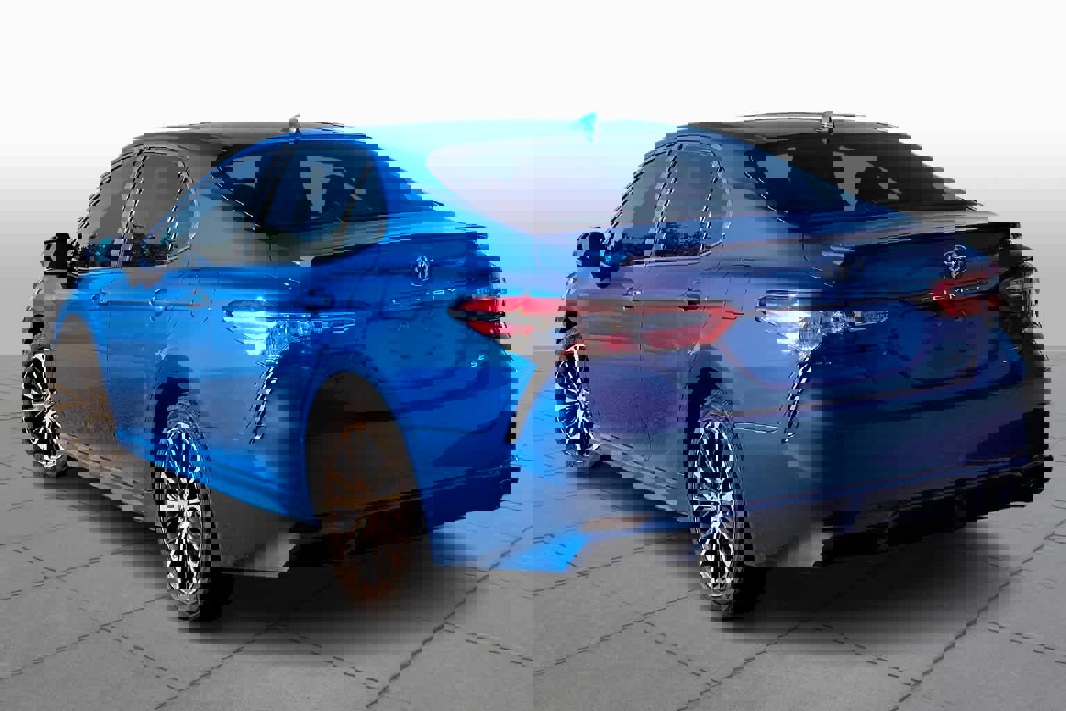 Used 2020 Toyota Camry SE image 12