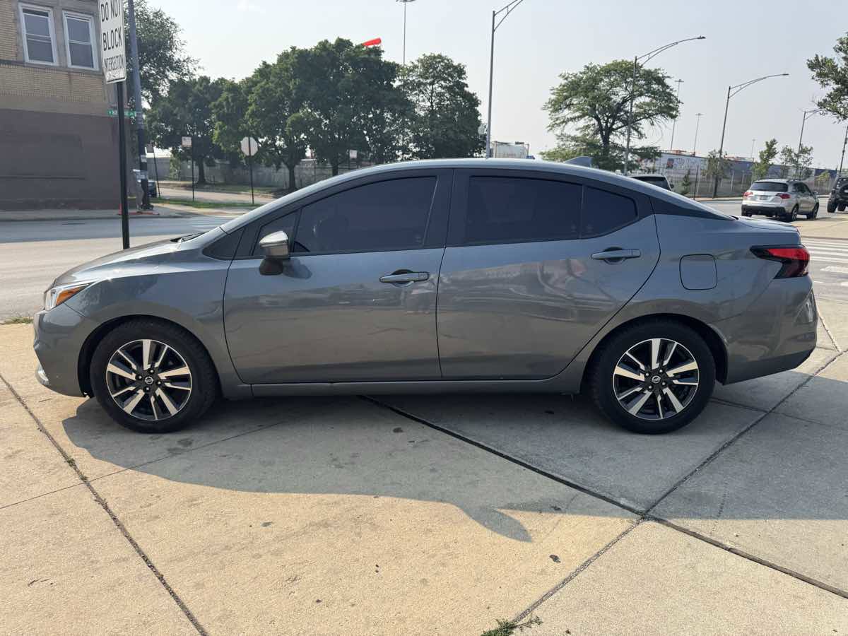 Used 2021 Nissan Versa SV FWD image 8