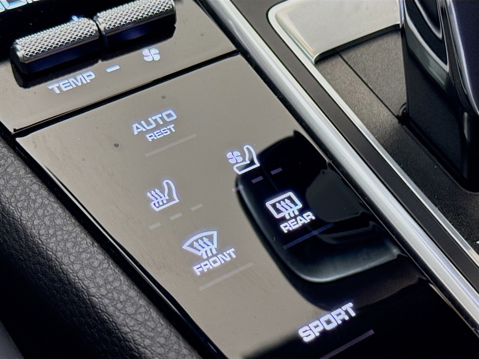 Used 2023 Porsche Cayenne image 23