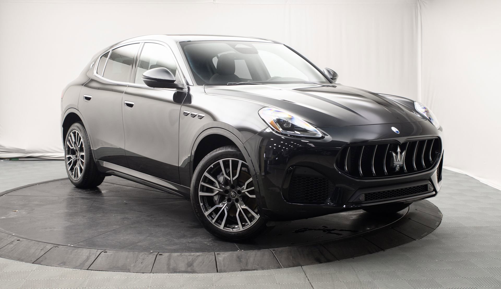 New 2025 Maserati Grecale GT