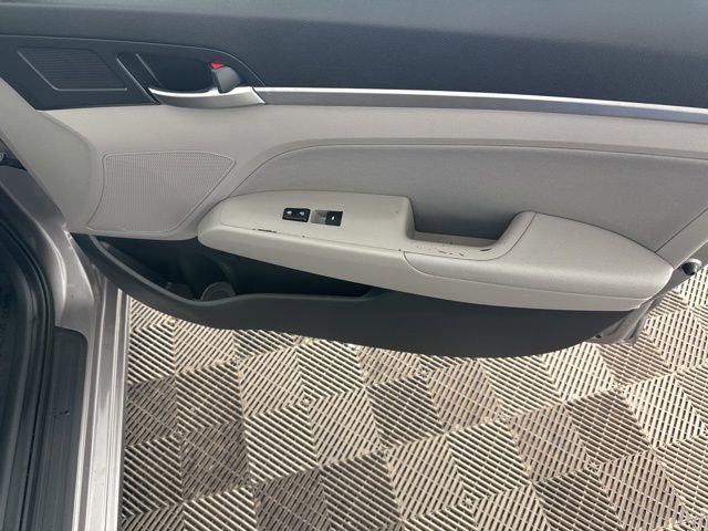 Used 2020 Hyundai Elantra SEL image 21