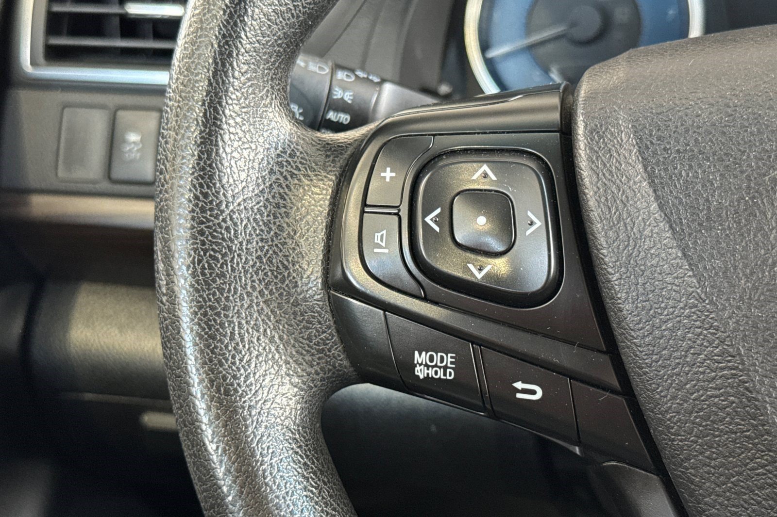 Used 2016 Toyota Camry LE FWD image 29