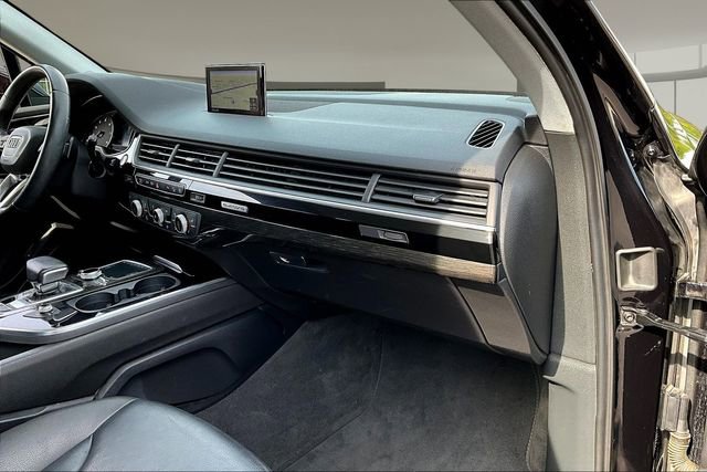 Used 2017 Audi Q7 3.0T Premium Plus image 23