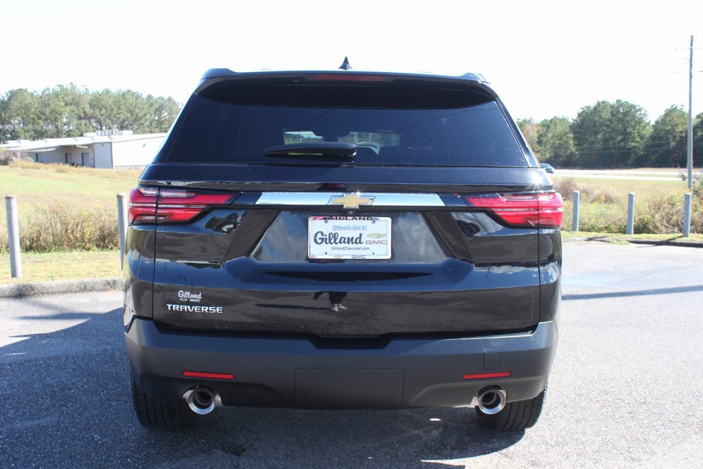 Used 2023 Chevrolet Traverse LS image 21