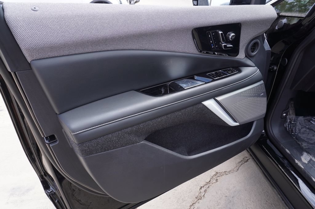 New 2025 Cadillac Optiq Luxury 2 AWD/4WD image 15