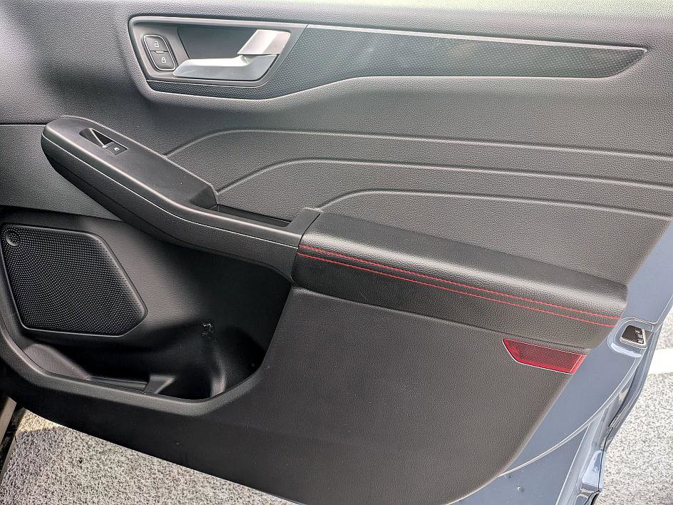 Used 2025 Ford Escape ST-Line image 33