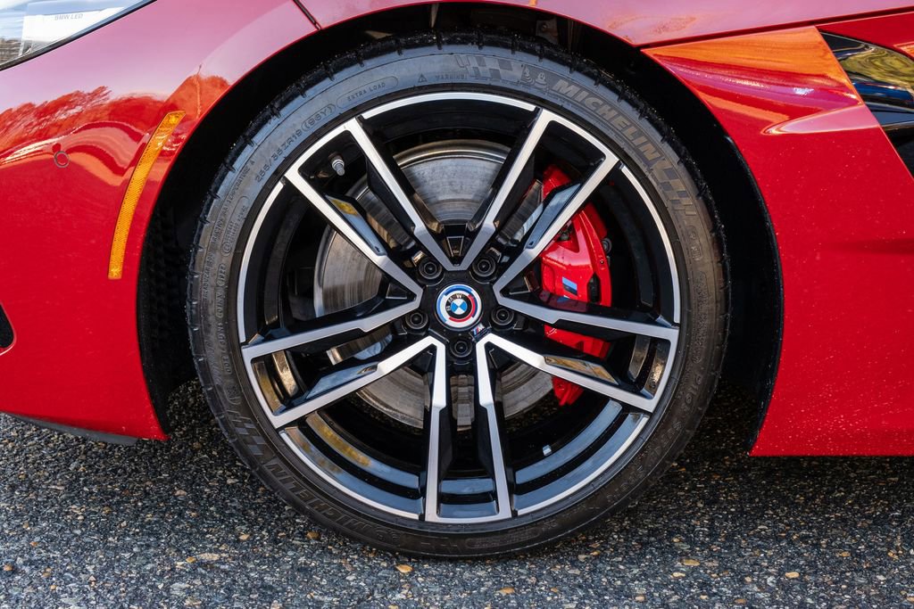 Used 2022 BMW Z4 M40i w/ Premium Package image 28