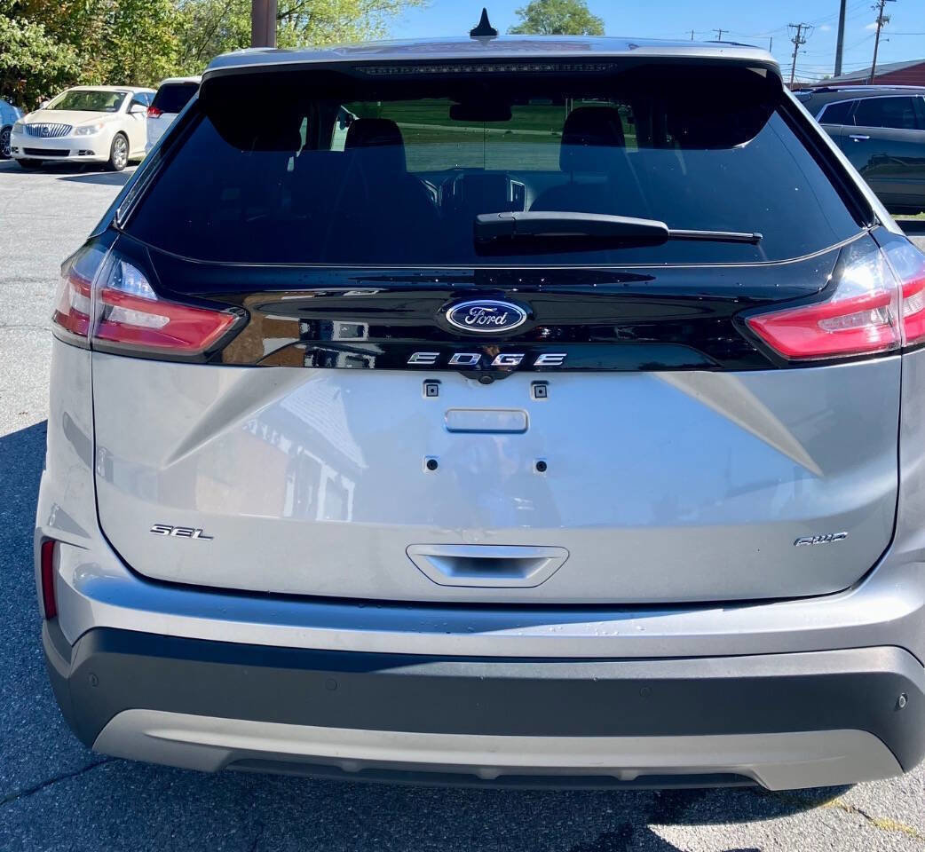 Used 2024 Ford Edge SEL image 5