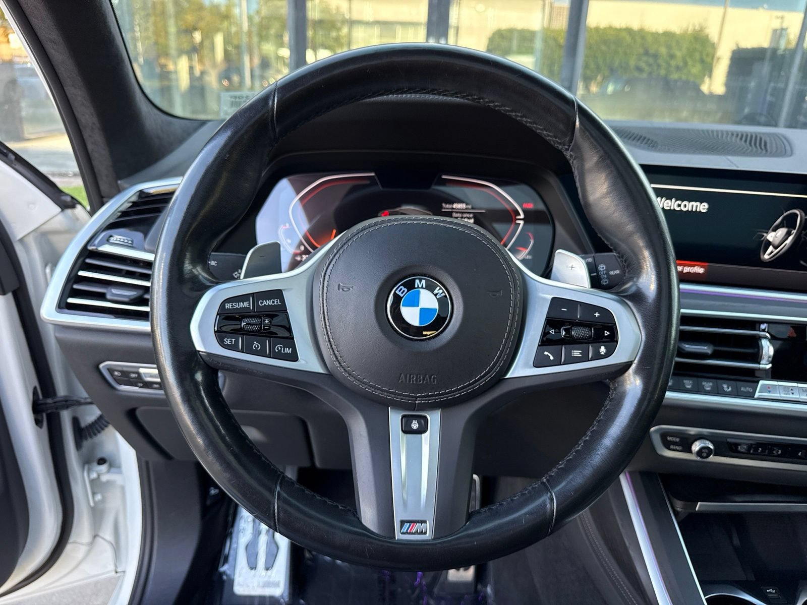 Used 2022 BMW X7 xDrive40i w/ M Sport Package AWD/4WD image 29