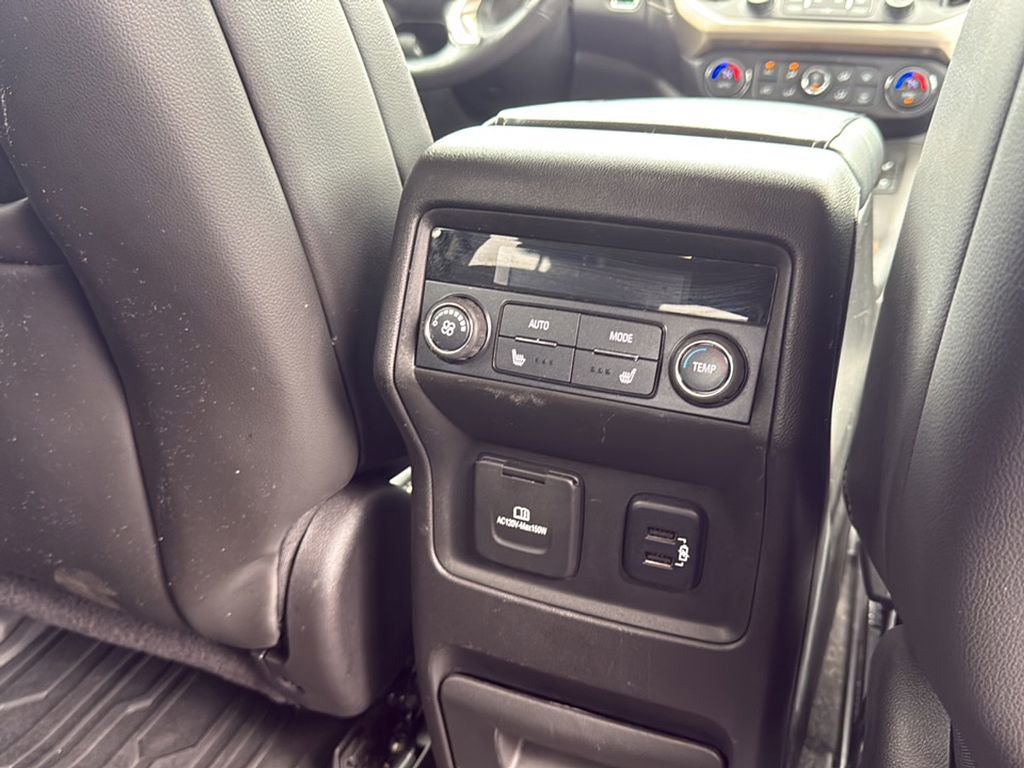 Used 2017 GMC Acadia Denali w/ Technology Package FWD image 30