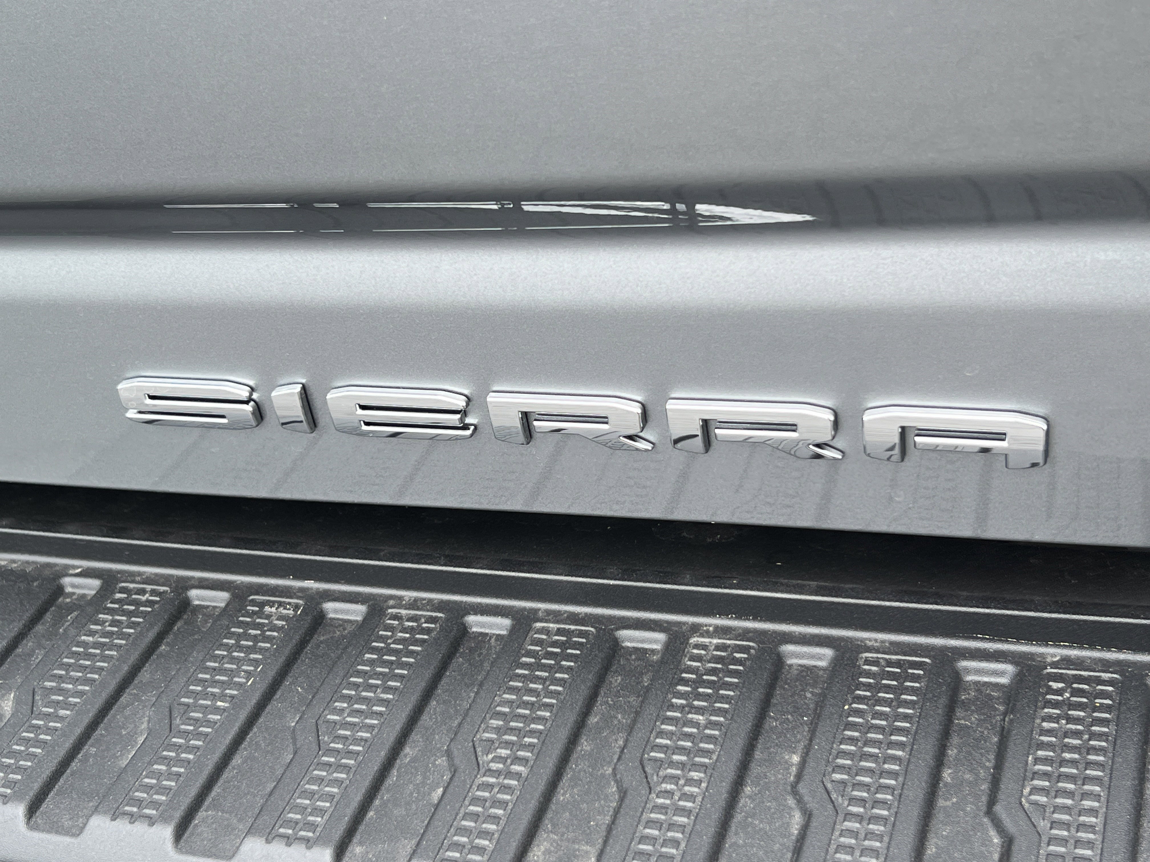 New 2026 GMC Sierra 2500 Denali w/ Denali Reserve Package AWD/4WD image 9