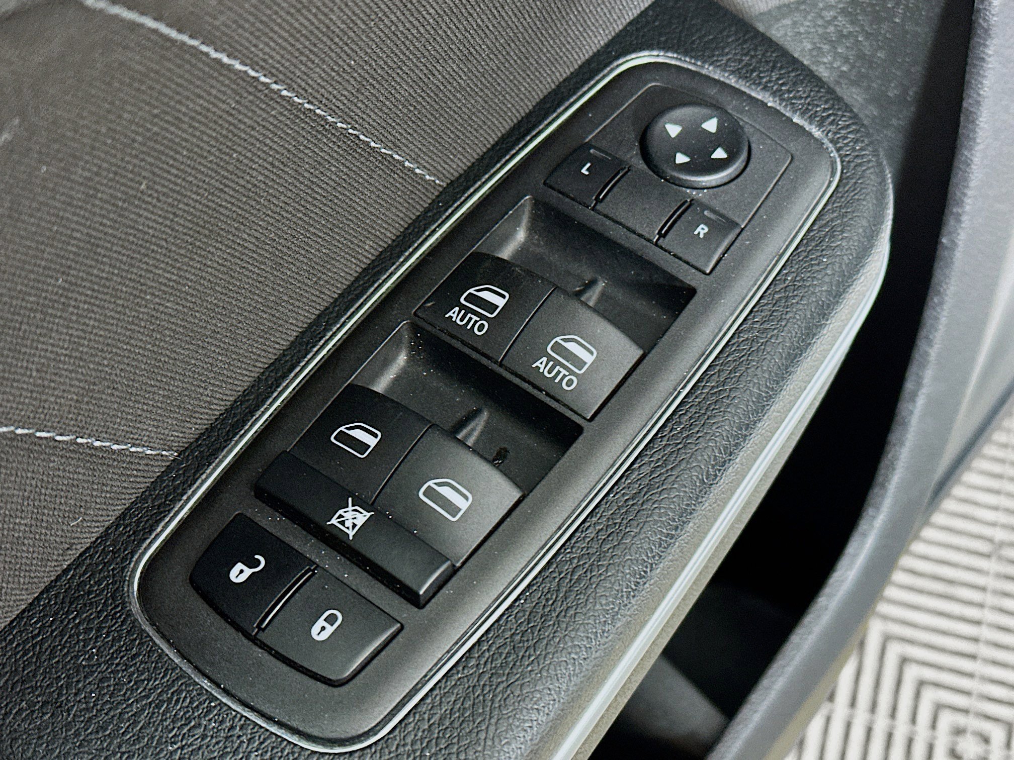 Used 2023 Dodge Charger SXT image 17