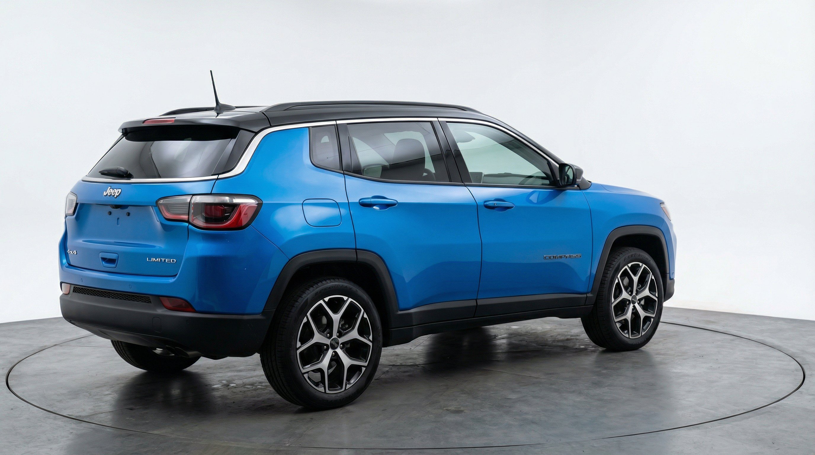 Used 2025 Jeep Compass Limited AWD/4WD image 9