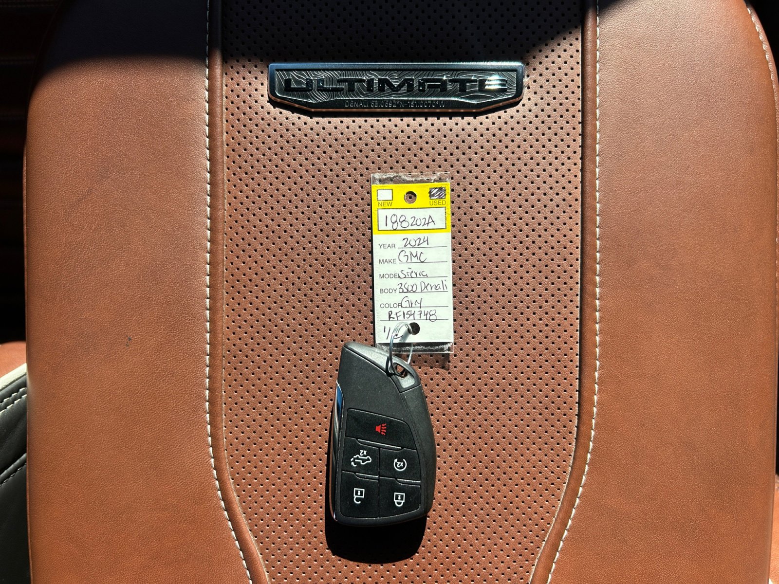 Used 2024 GMC Sierra 3500 Denali Ultimate image 32