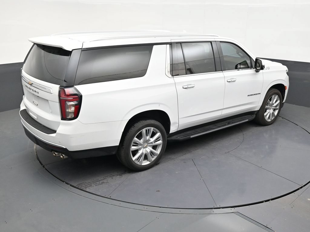 Used 2022 Chevrolet Suburban High Country RWD image 15
