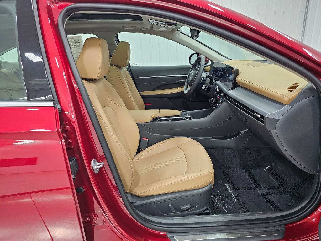 Used 2025 Hyundai Sonata Limited FWD image 20