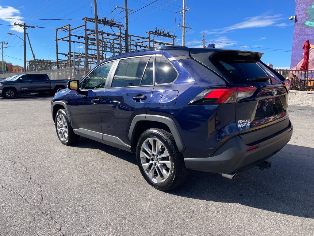 Used 2019 Toyota RAV4 XLE Premium AWD/4WD image 3