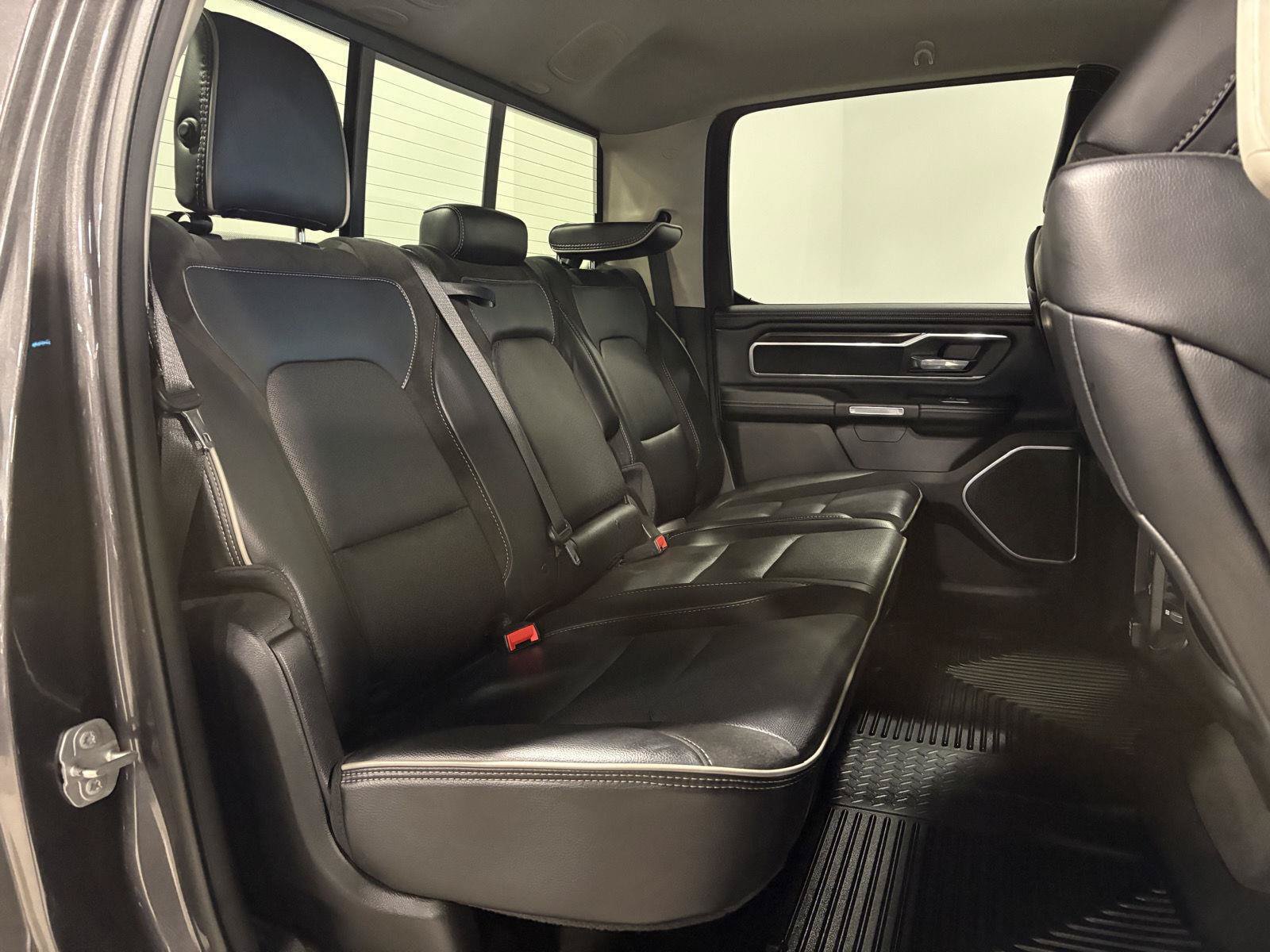 Used 2022 RAM 1500 Laramie AWD/4WD image 37