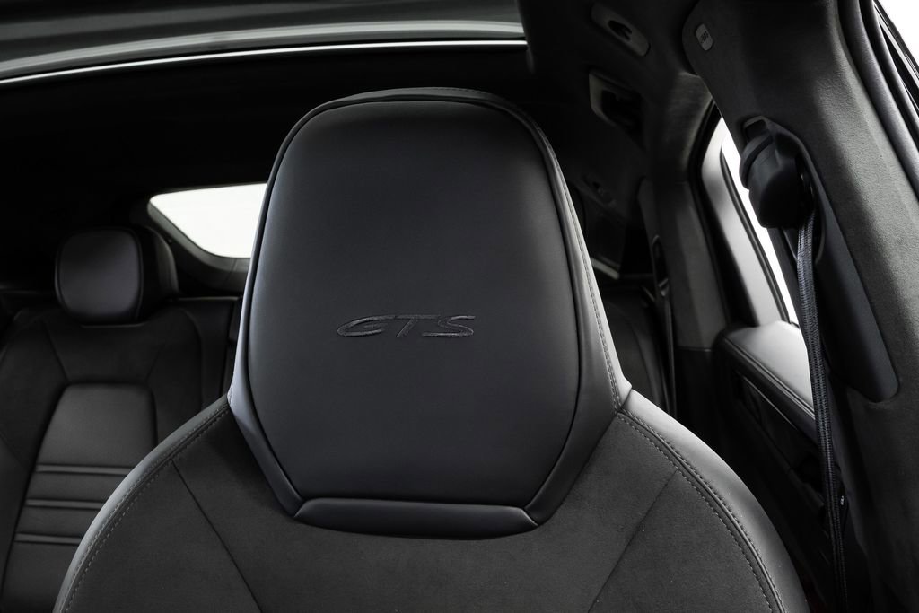 Used 2025 Porsche Cayenne GTS image 38