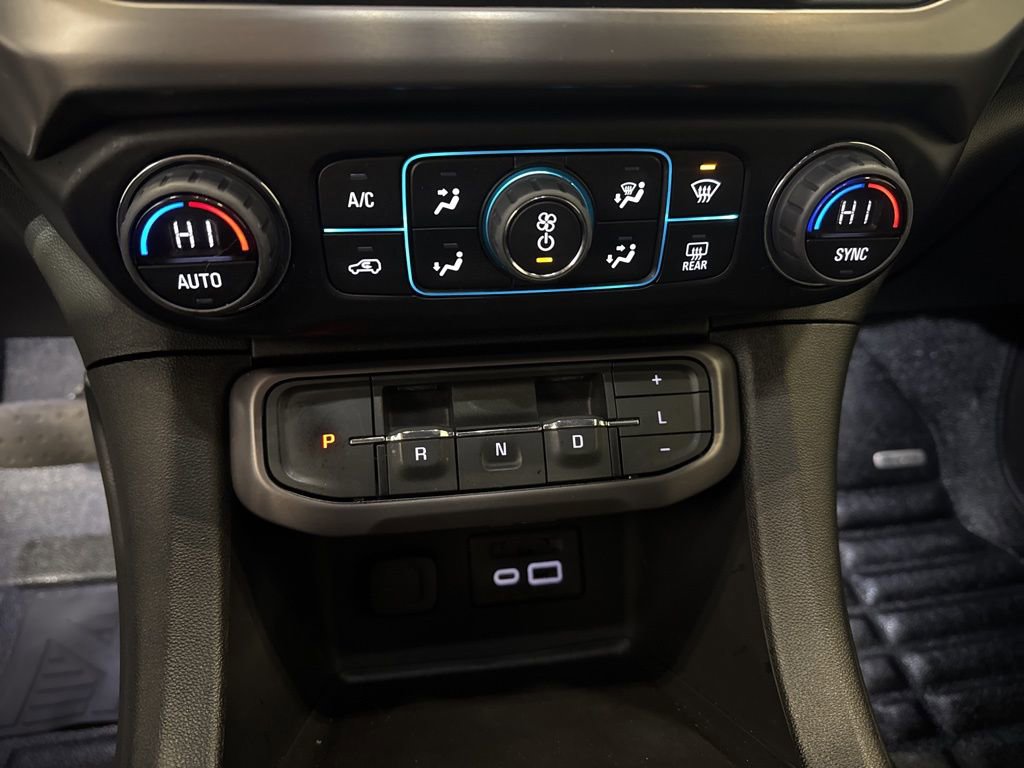 Used 2022 GMC Acadia AT4 w/ Technology Package image 12