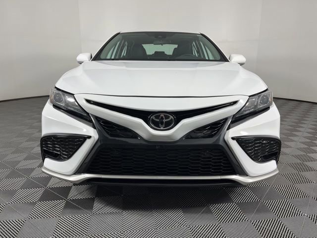 Used 2023 Toyota Camry SE image 3