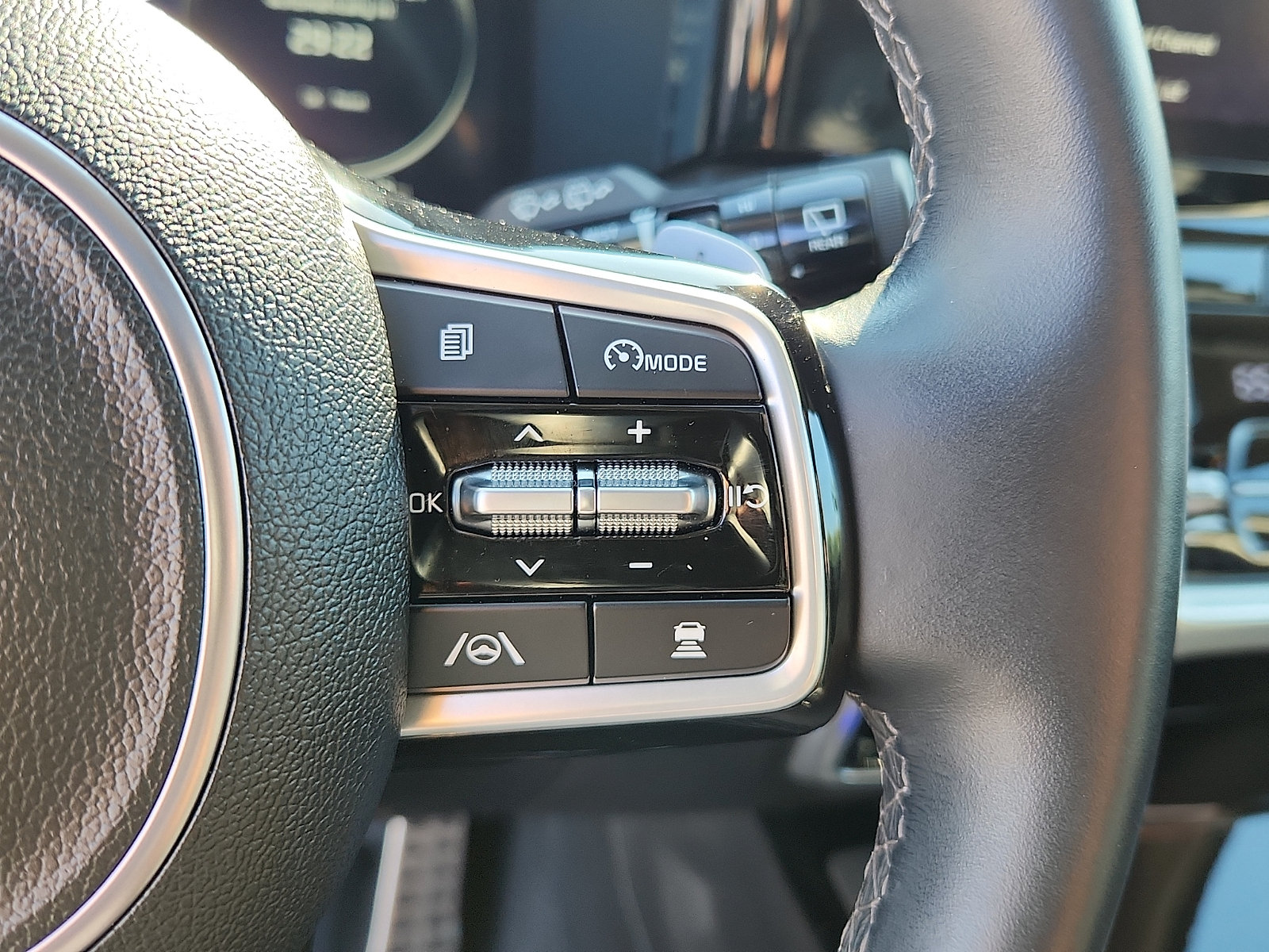 Certified 2023 Kia Sorento SX AWD/4WD image 24