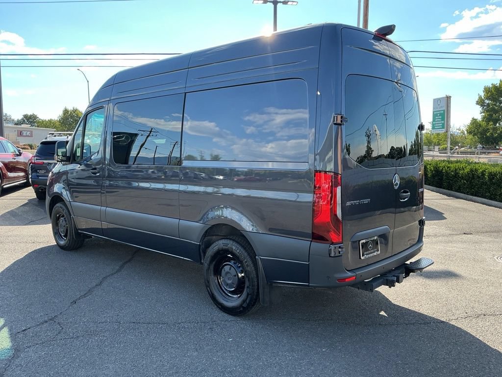 Used 2025 Mercedes-Benz Sprinter 2500 image 10