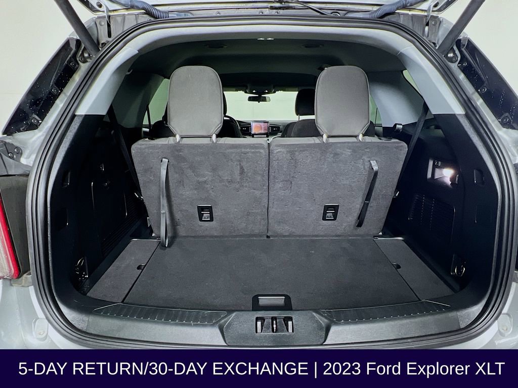 Used 2023 Ford Explorer XLT image 30