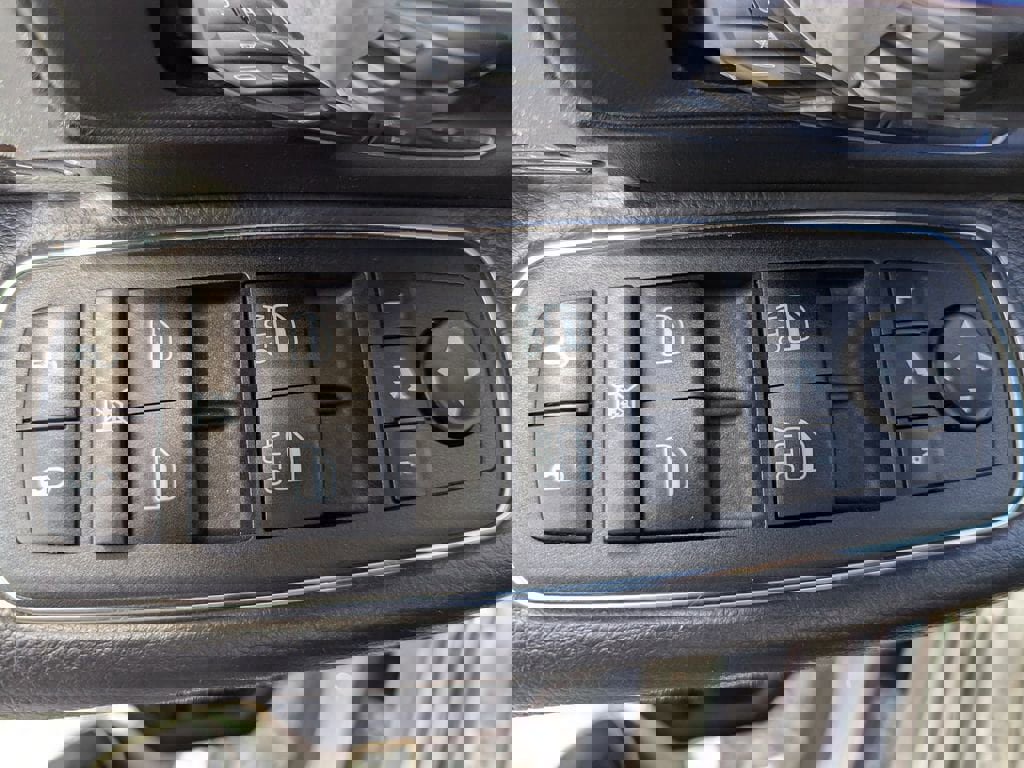 Used 2015 RAM 1500 Sport w/ Convenience Group image 16