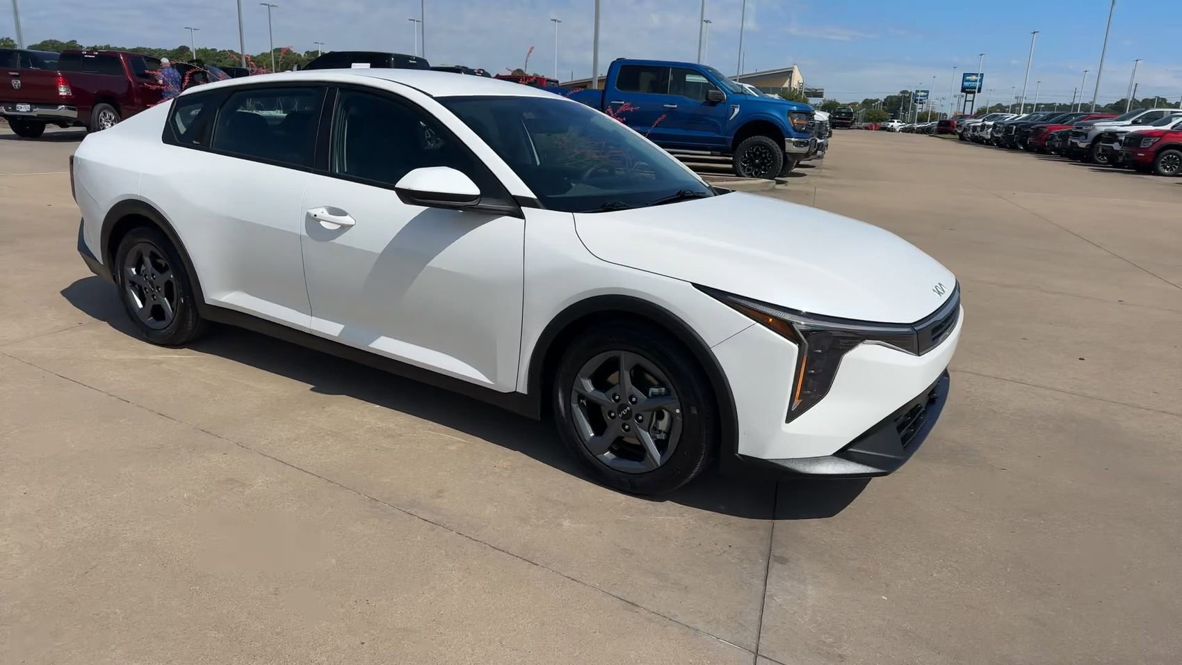 Used 2025 Kia K4 FWD image 3