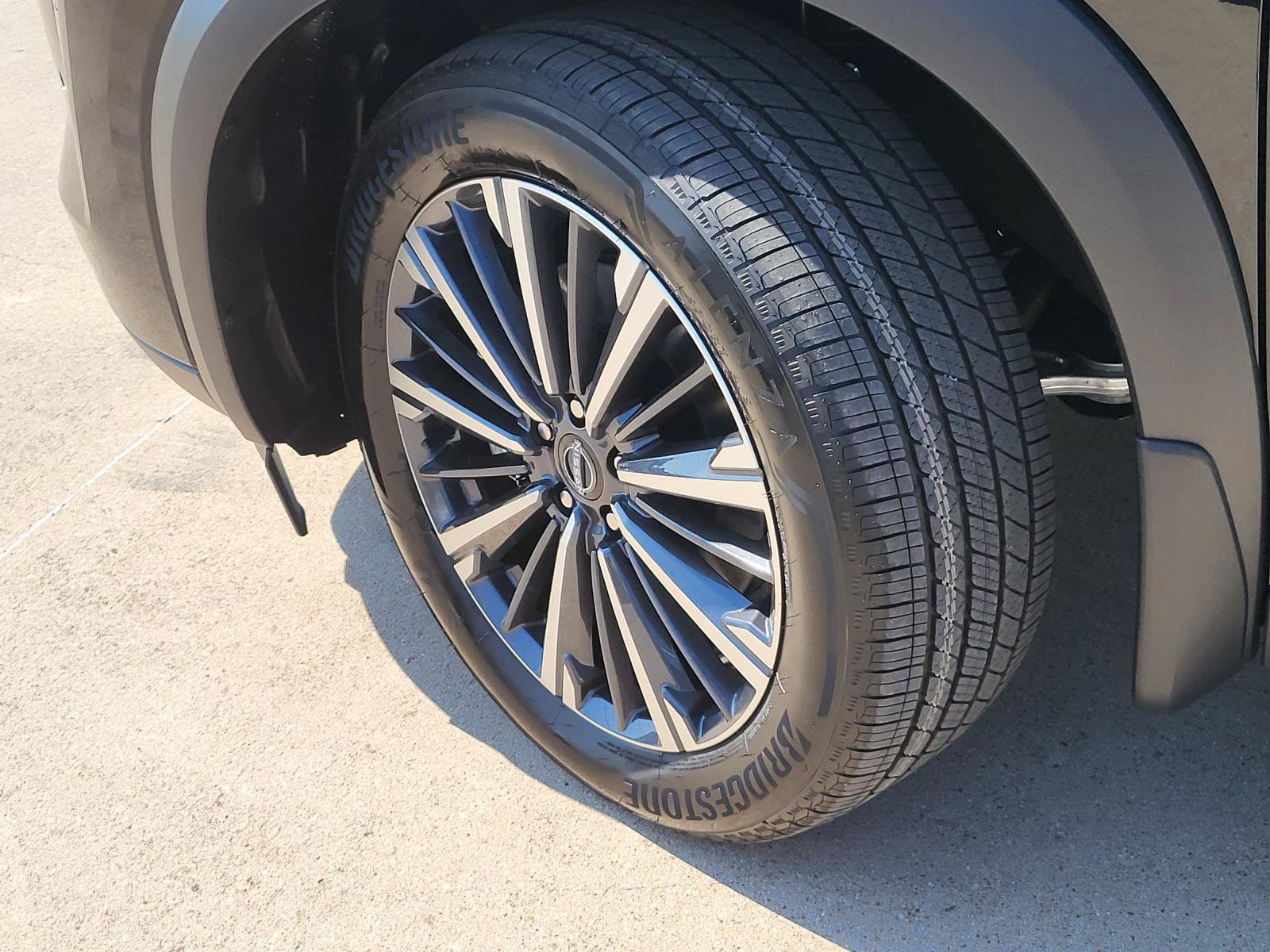 New 2026 Nissan Pathfinder Platinum w/ Accent Package FWD image 9