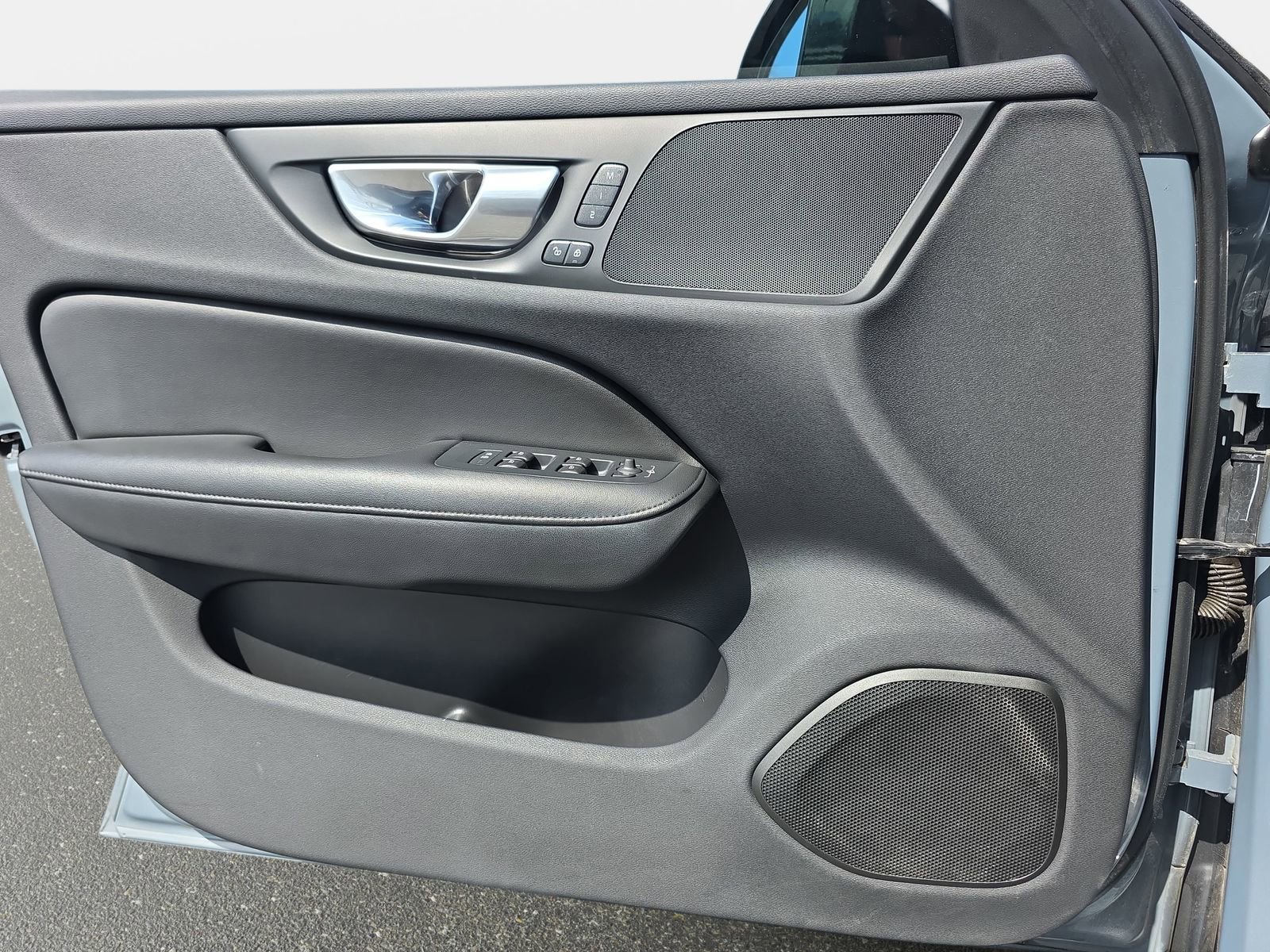 Used 2024 Volvo S60 B5 Plus image 26