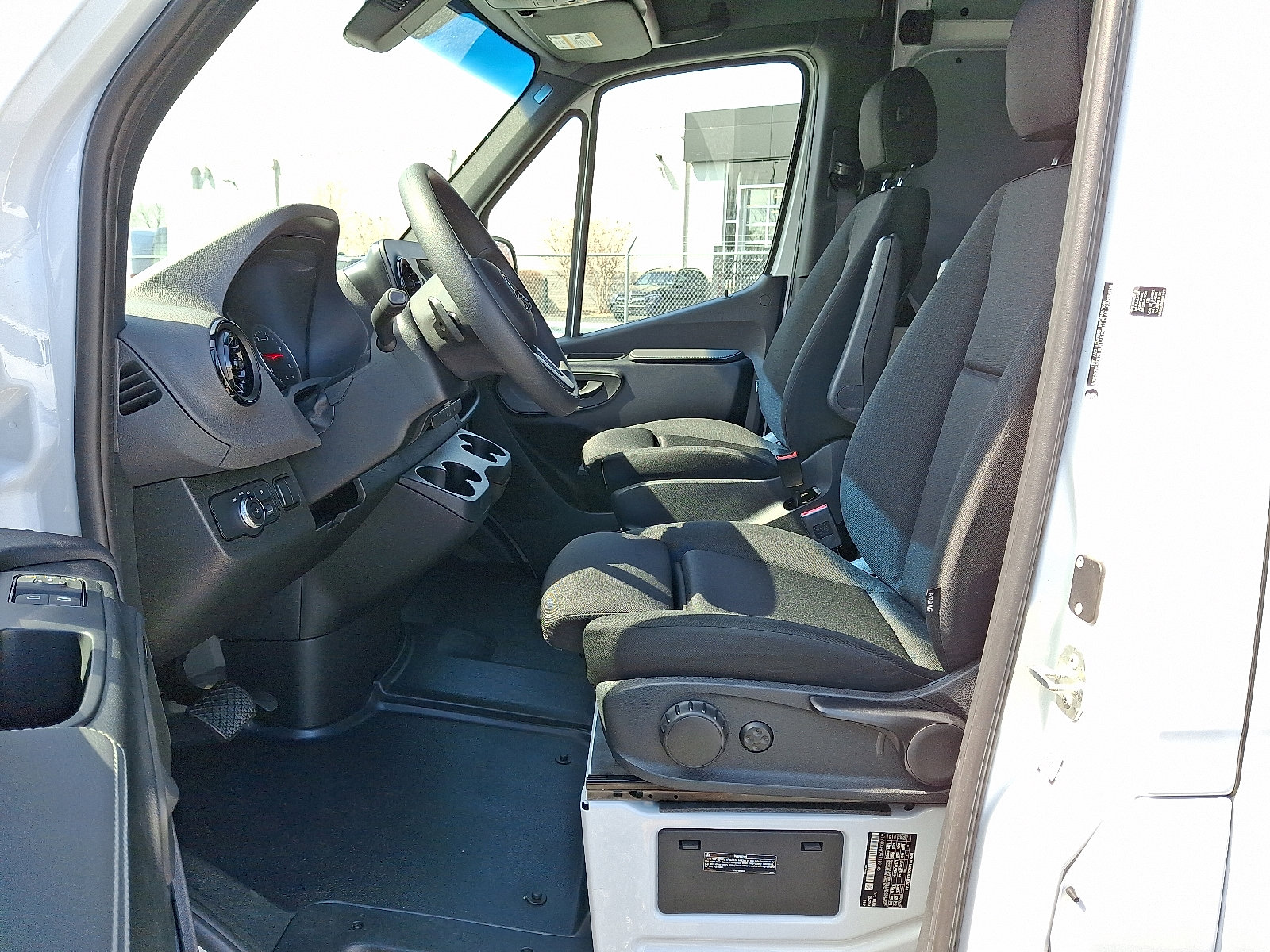 Used 2024 Mercedes-Benz Sprinter 2500 image 12