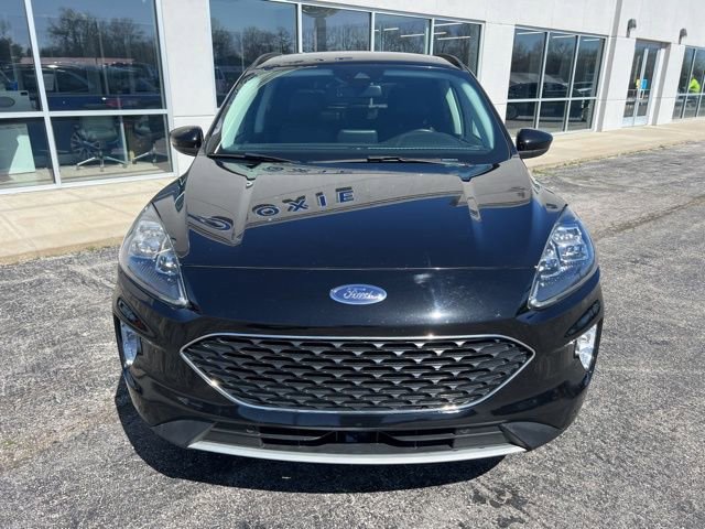 Used 2022 Ford Escape Titanium AWD/4WD image 2