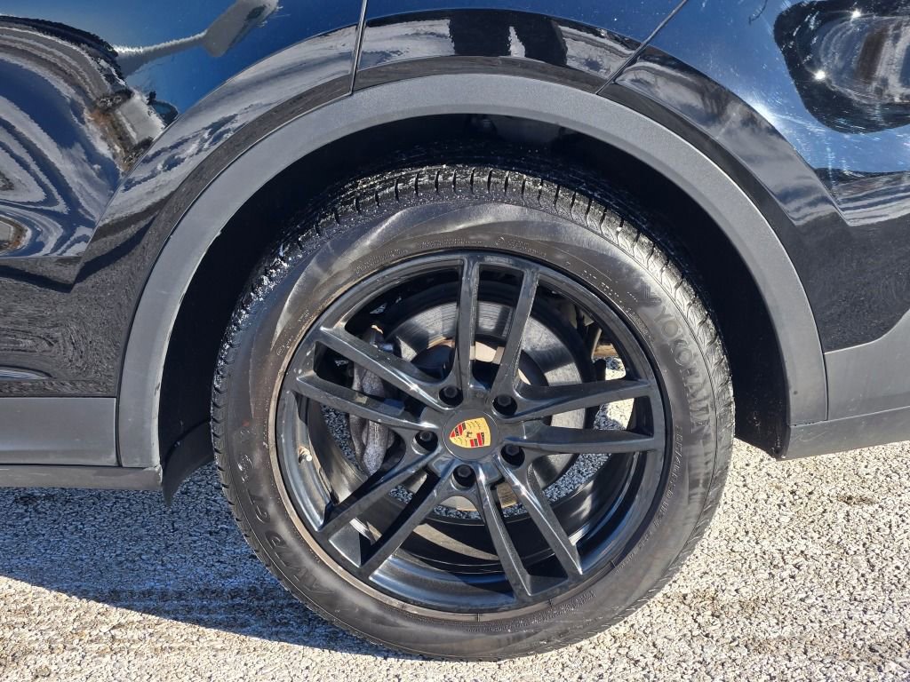 Certified 2022 Porsche Cayenne image 13