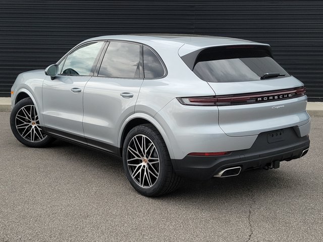 Used 2026 Porsche Cayenne AWD/4WD image 3