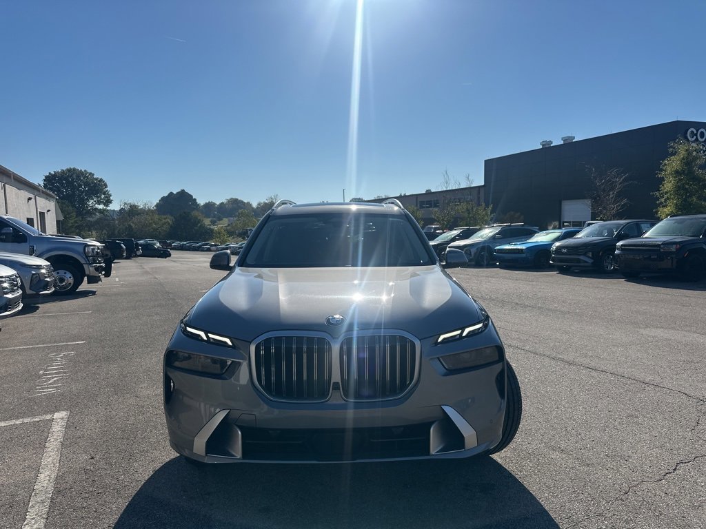 Used 2024 BMW X7 xDrive40i image 4