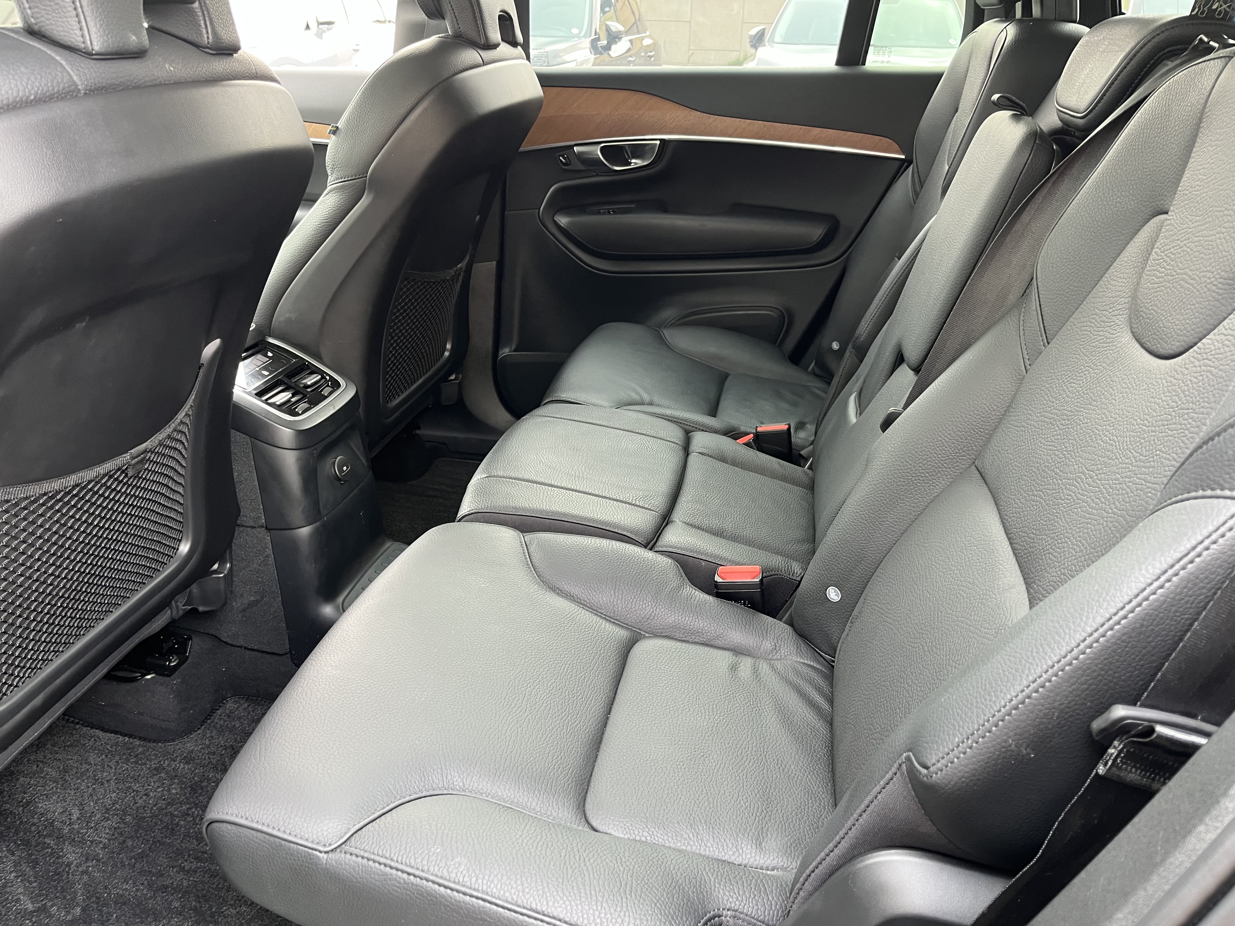 Used 2024 Volvo XC90 T8 Plus w/ Protection Package Premier AWD/4WD image 16