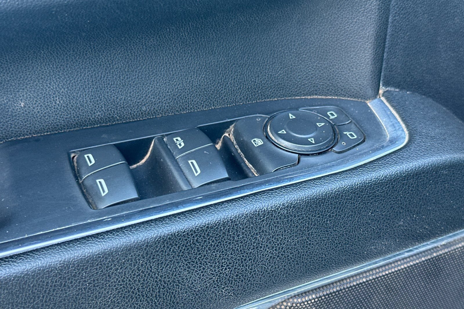 Used 2024 Chevrolet Silverado 2500 LT AWD/4WD image 12