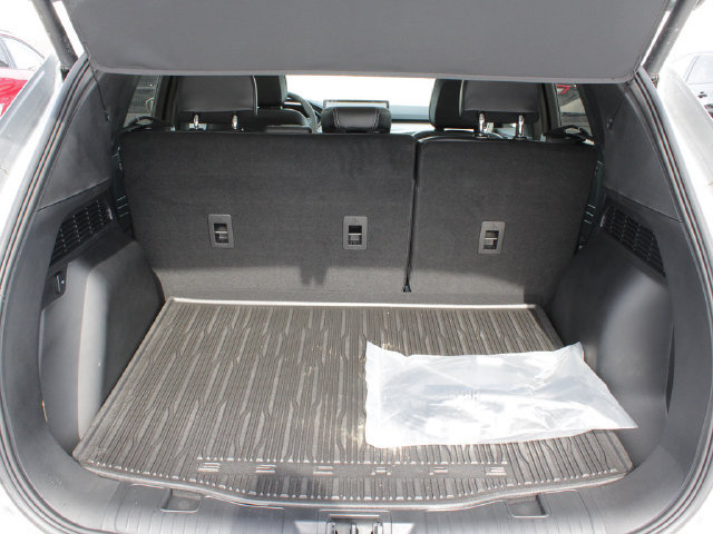 New 2024 Ford Escape SE w/ PHEV Premium Package FWD image 11