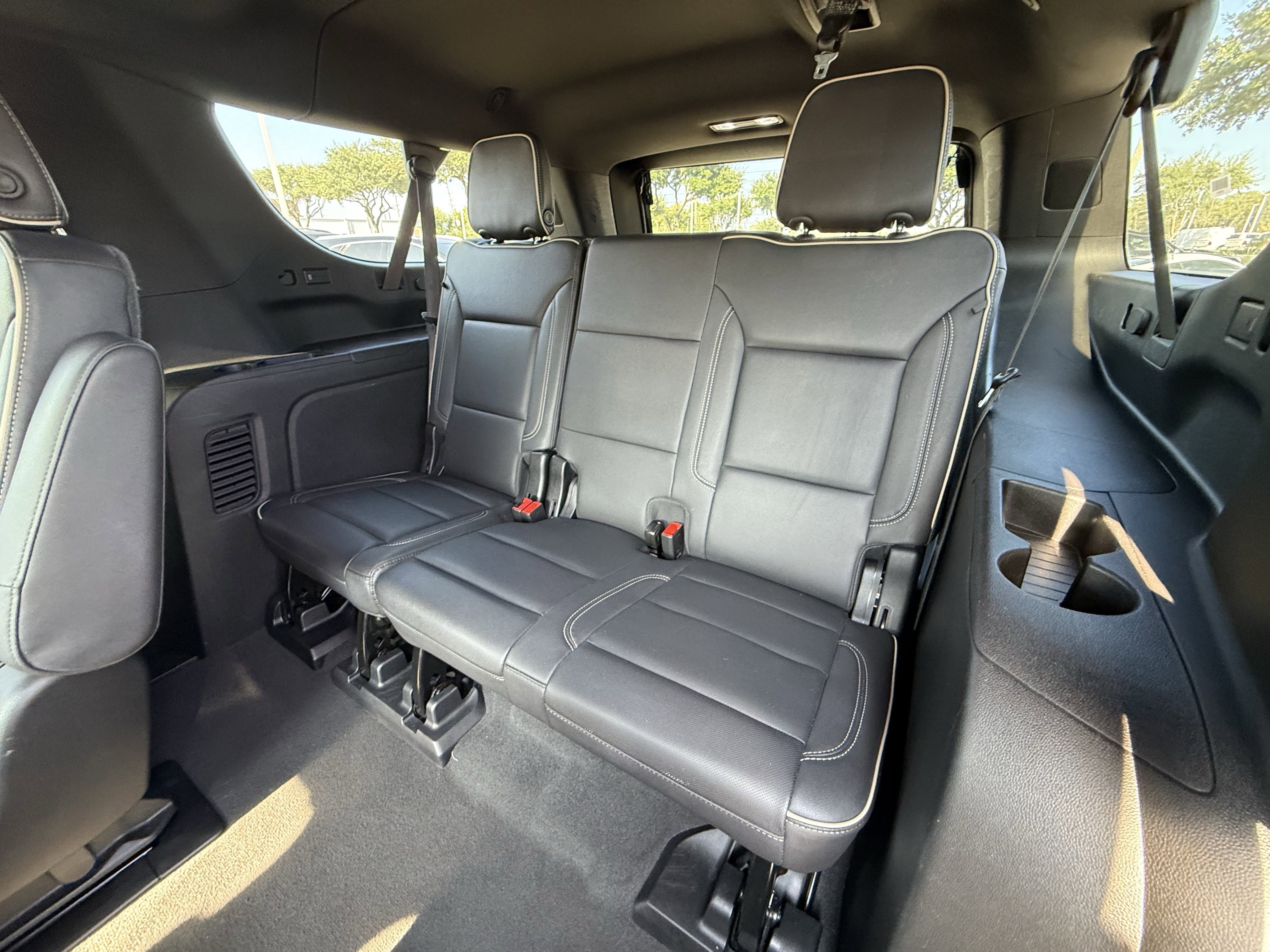 Used 2023 Chevrolet Suburban Premier image 30