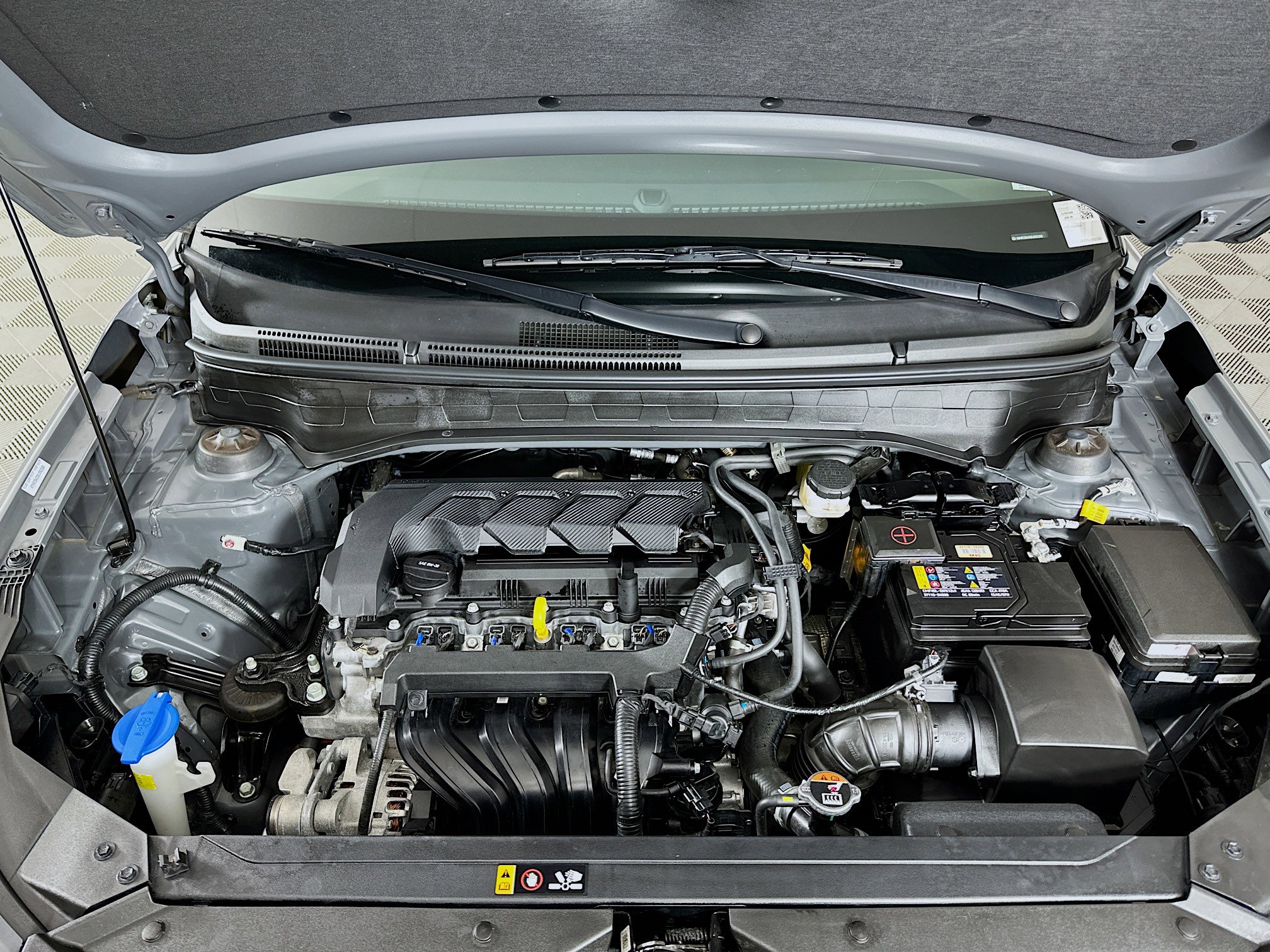 Used 2025 Hyundai Venue SEL image 32