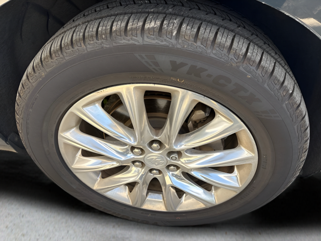 Used 2019 Buick Enclave Premium w/ Experience Buick Package AWD/4WD image 17
