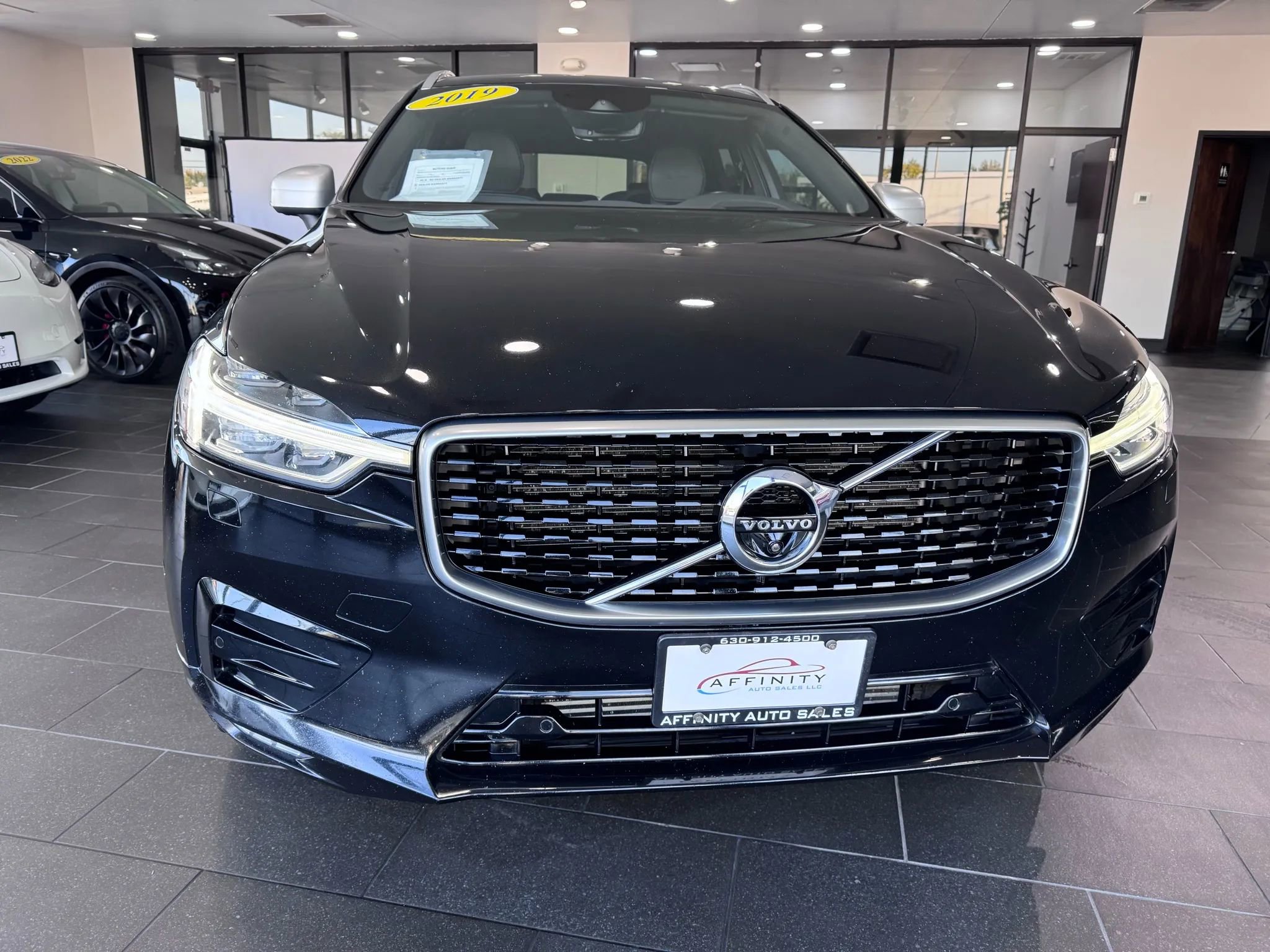 Used 2019 Volvo XC60 T5 R-Design w/ Protection Package Premier image 8