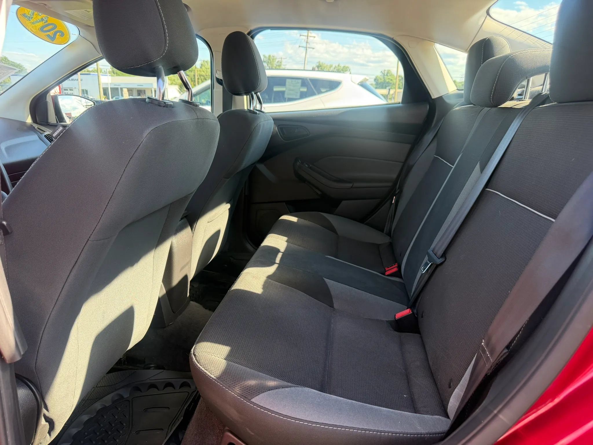 Used 2012 Ford Focus SE FWD image 12