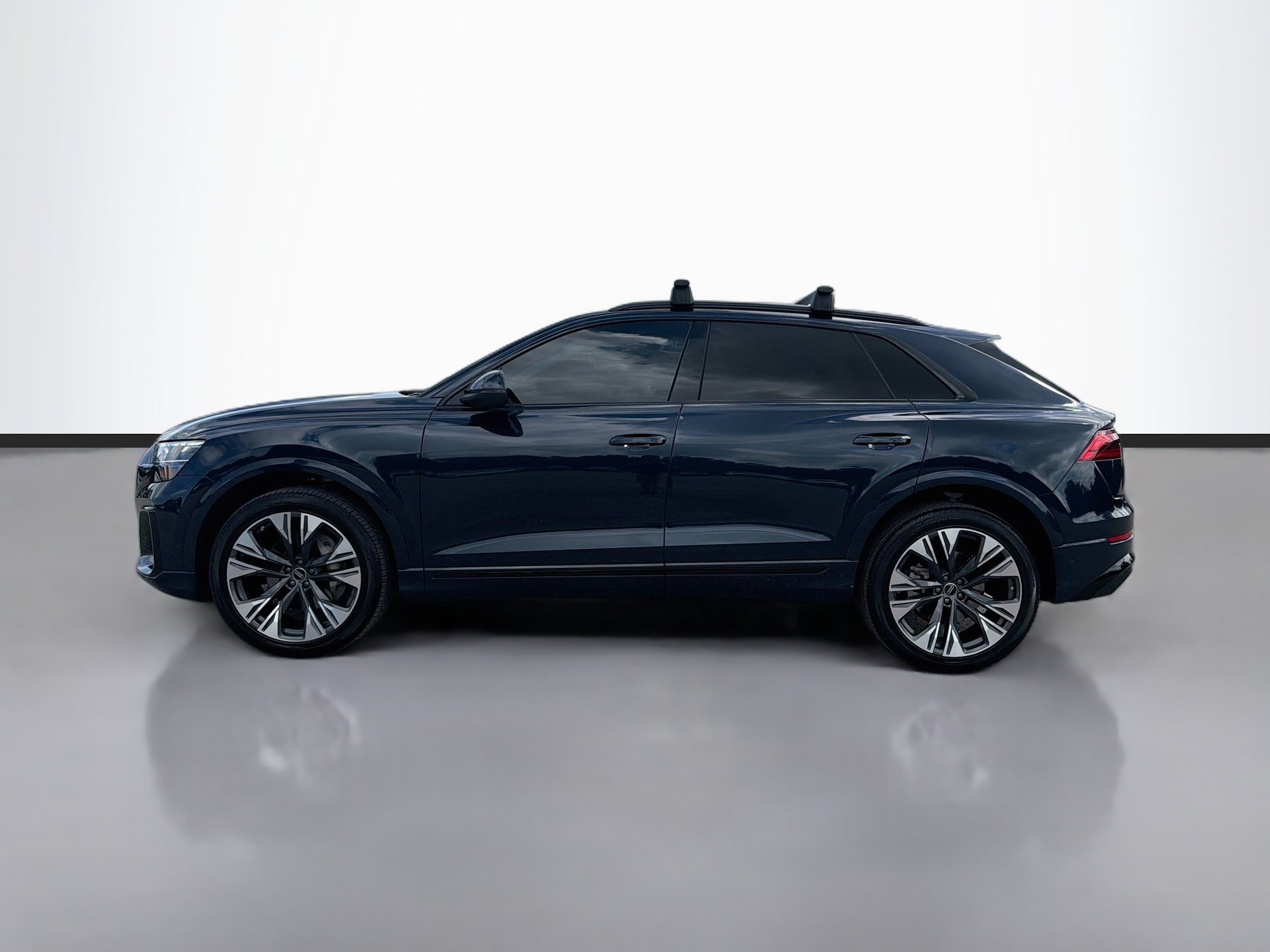 Used 2024 Audi Q8 Premium Plus AWD/4WD image 2
